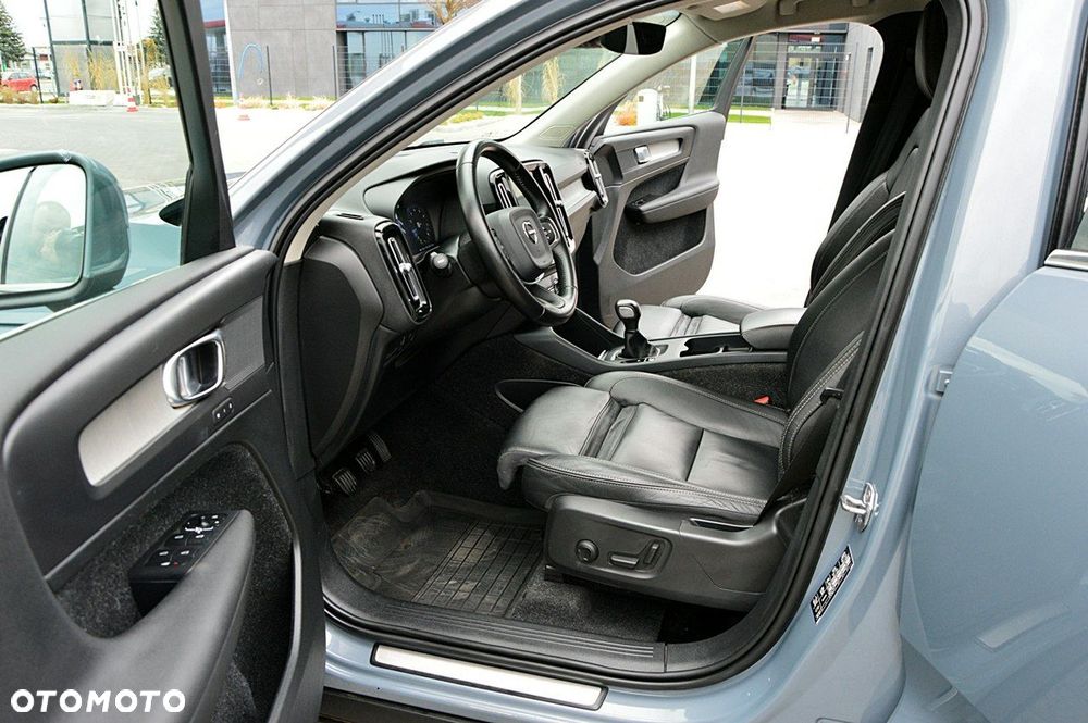 Volvo XC 40 T3 Momentum Pro - 6