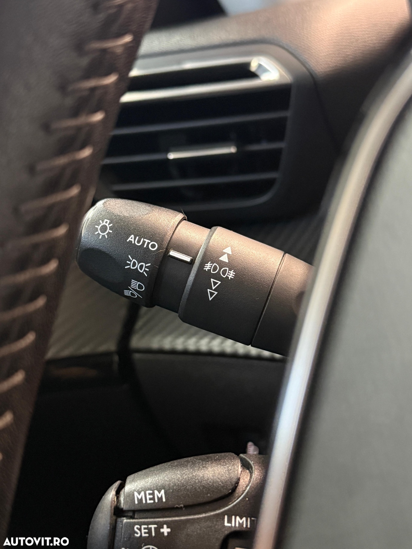 Peugeot 2008 1.5 BlueHDI FAP Active - 11