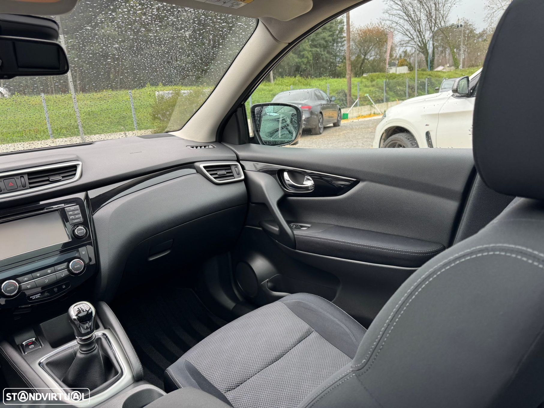 Nissan Qashqai 1.5 dCi N-Connecta 18 - 10