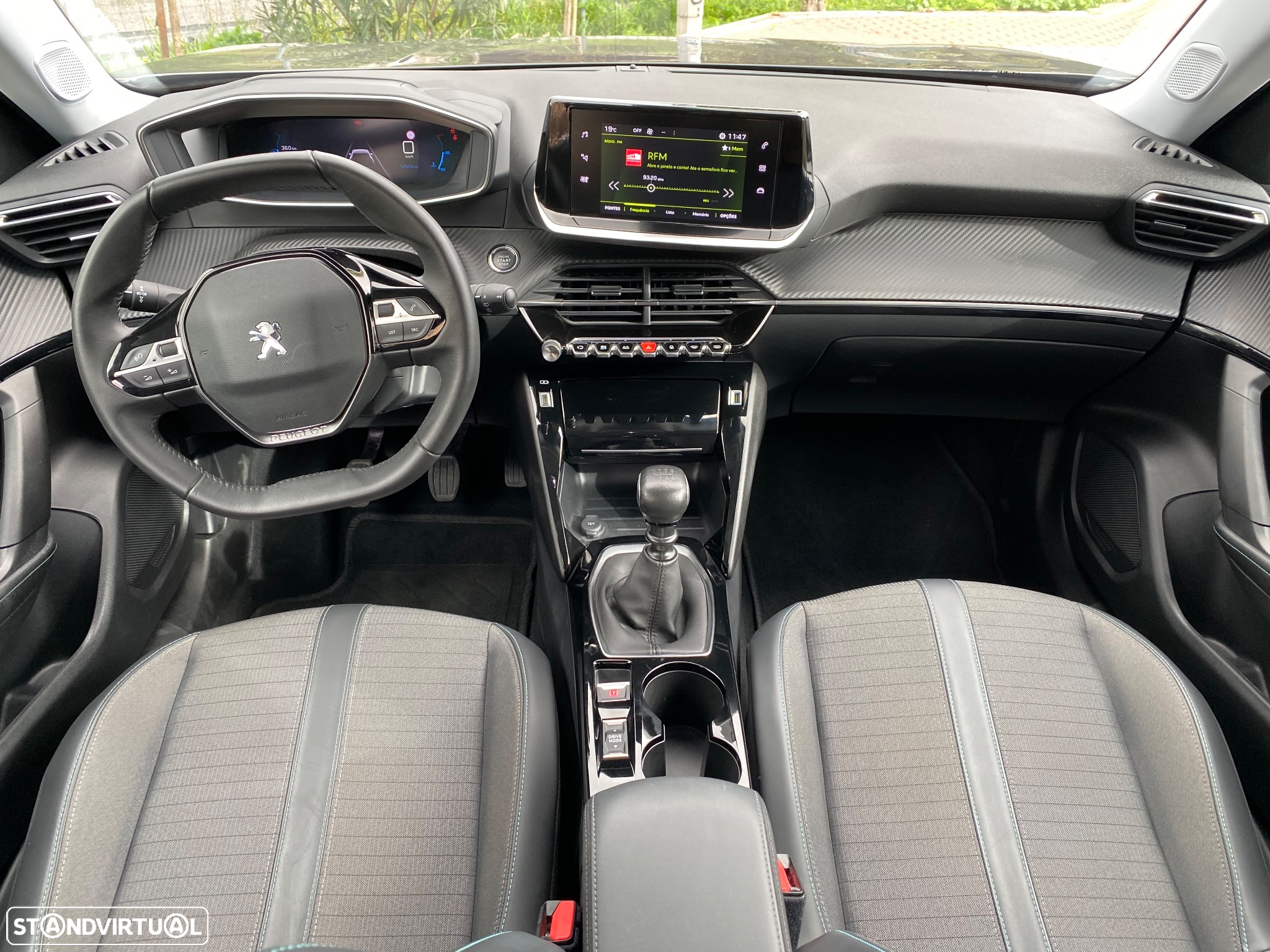 Peugeot 2008 1.2 PureTech Allure Pack - 26