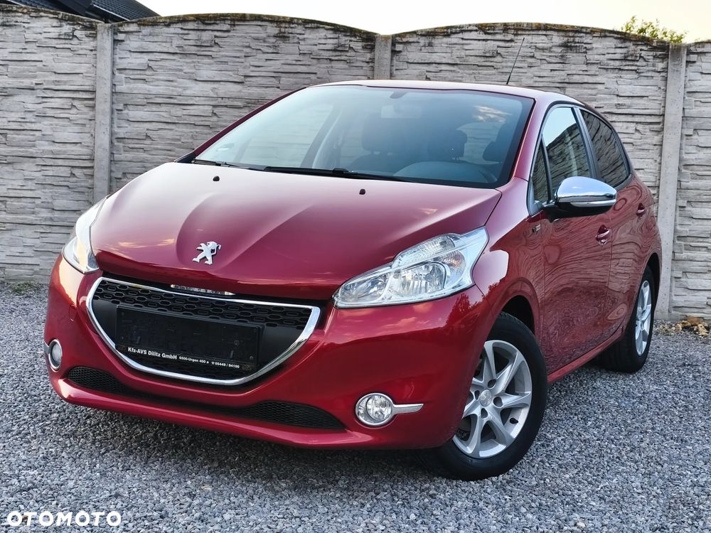 Peugeot 208 - 1