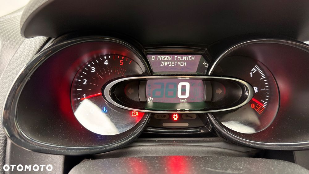 Renault Clio - 11