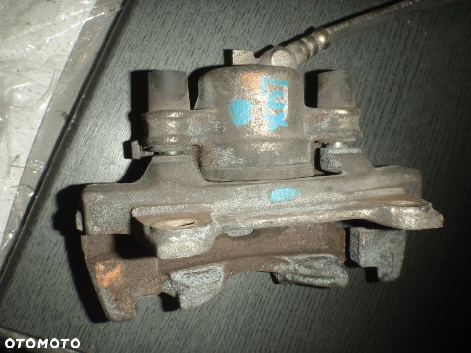zacisk zaciski jarzmo 126 seicento cc sporting panda polonez pod tarcze duże wentylowane zwykłe 257mm 240mm - 9