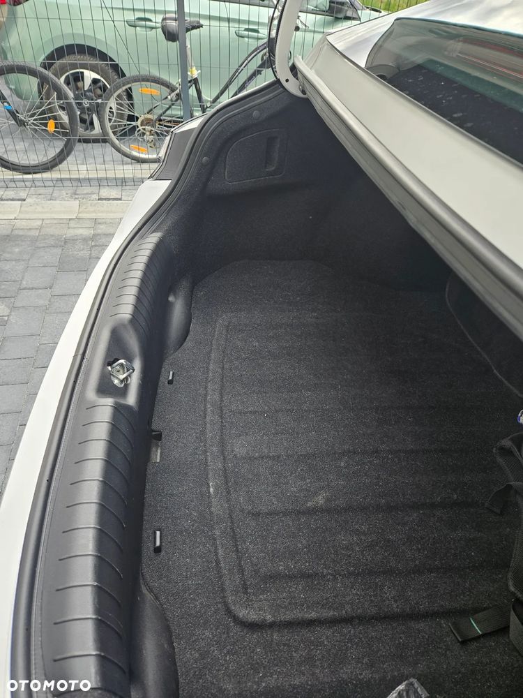 Hyundai Elantra 1.6 Executive CVT - 23