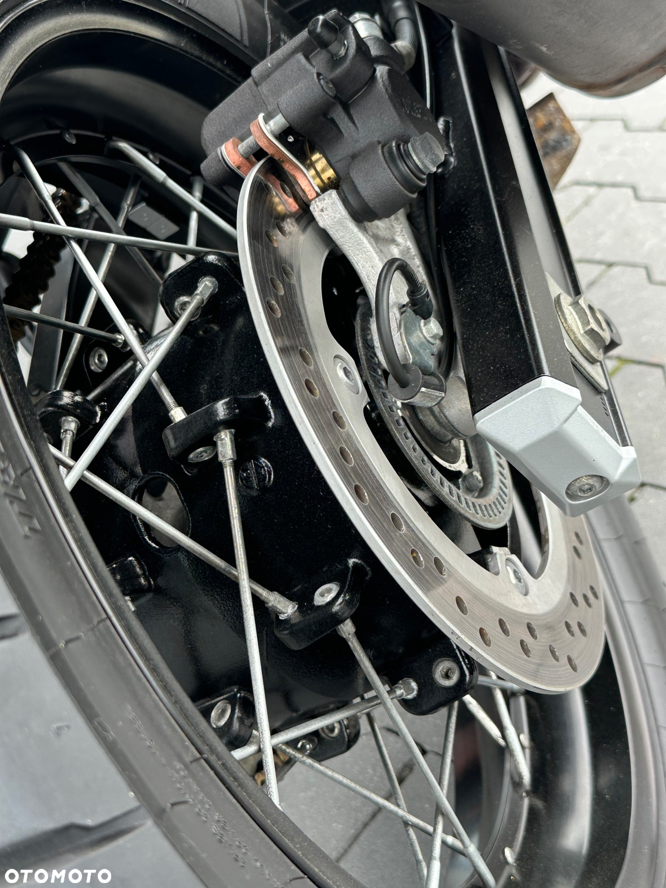 Suzuki V-STROM - 10