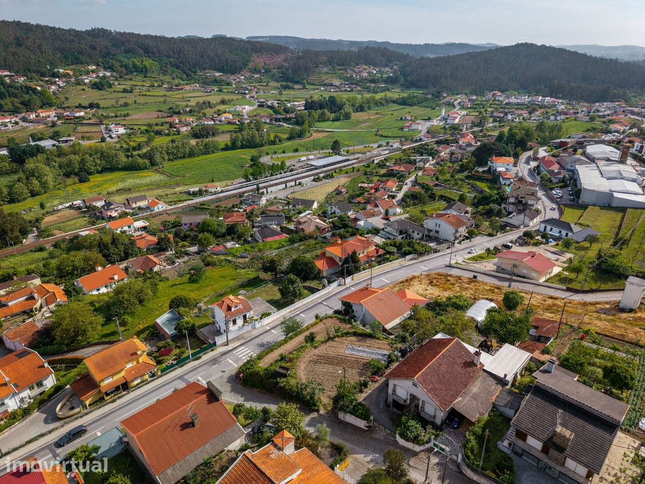 Terreno Urbano  com Viabilidade de Construção em Arentim-Cunha, Braga - Grande imagem: 2/5