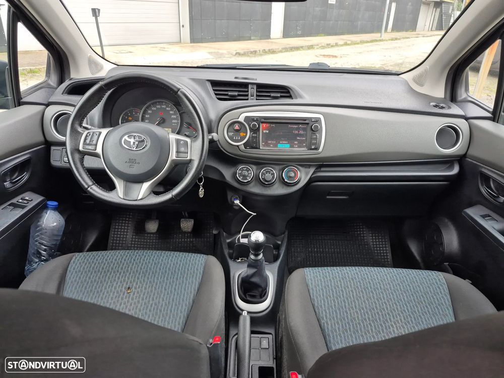 Toyota Yaris 1.4 D-4D ACtive - 10
