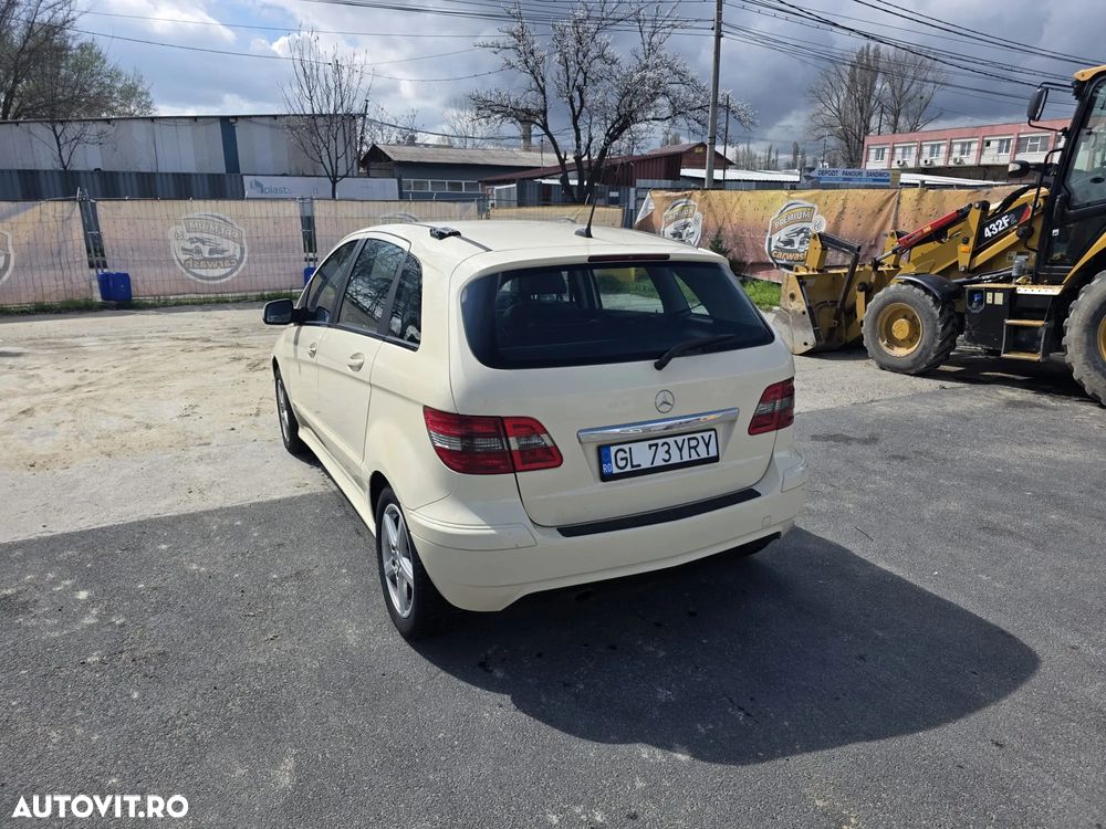 Mercedes-Benz B 180 - 7