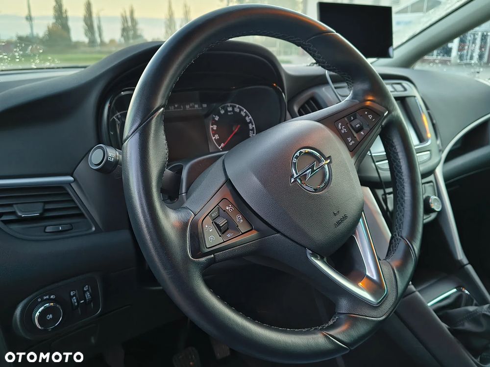 Opel Zafira - 11
