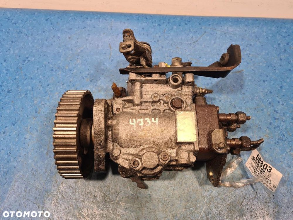 VOLKSWAGEN PASSAT B3 1.9 D POMPA WTRYSKOWA 028130107 - 7