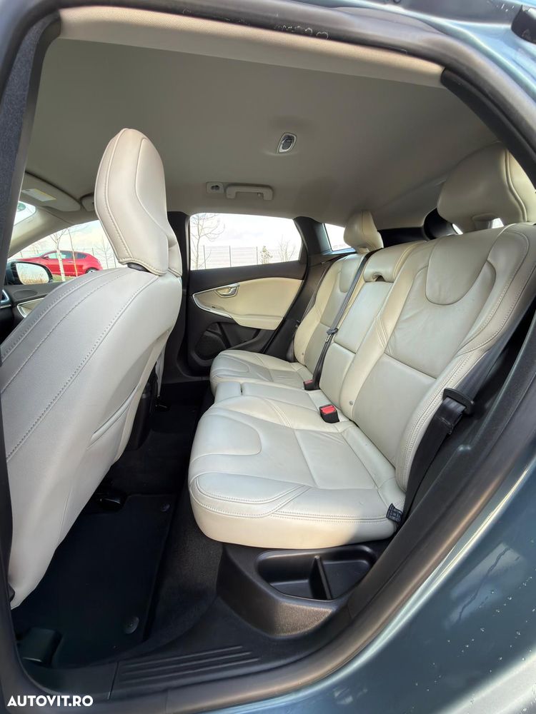 Volvo V40 D2 ECO Momentum - 13