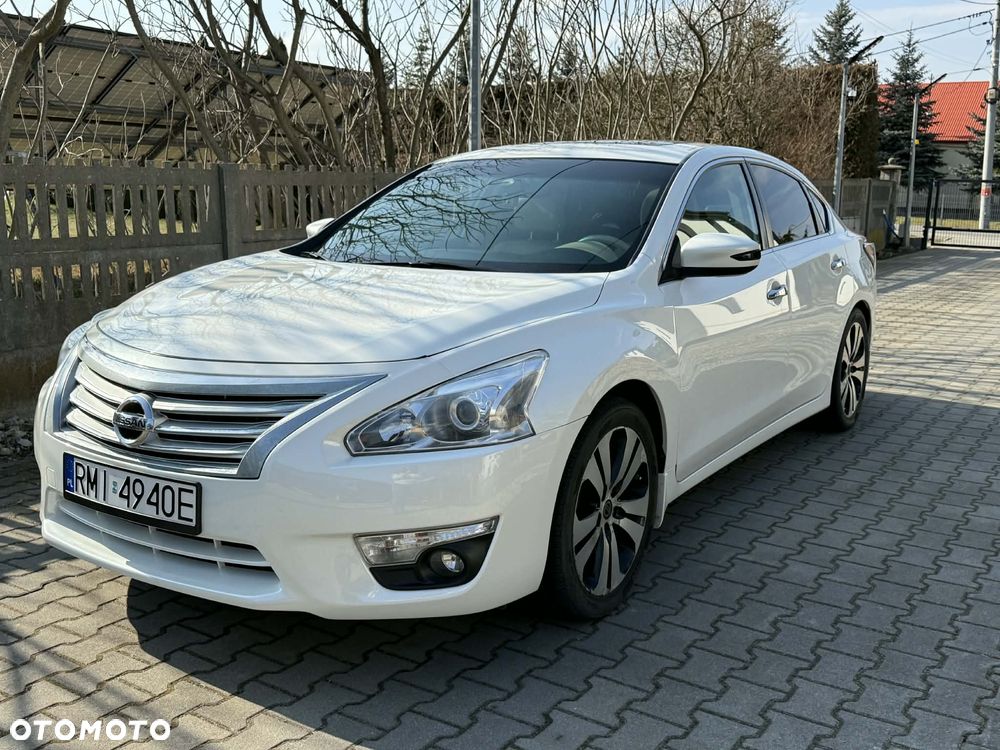 Nissan Altima - 3