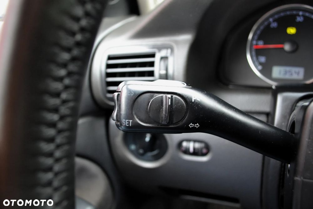 Volkswagen Passat 1.9 TDI Comfortline Tiptr - 22