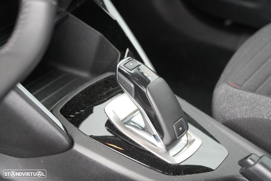 Peugeot 2008 1.2 PureTech Active EAT8 - 11