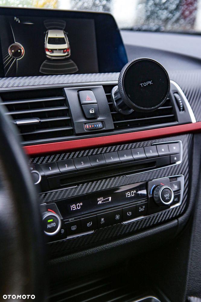 BMW Seria 3 318i Sport Line - 11