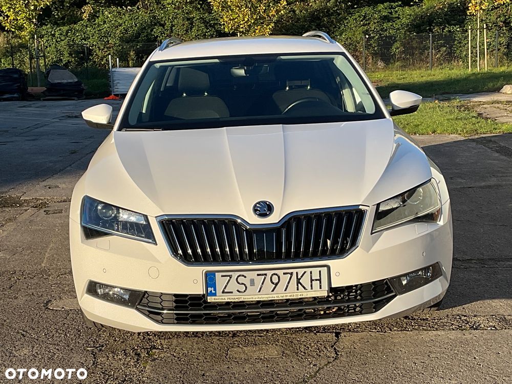 Skoda Superb 2.0 TDI Ambition DSG - 8