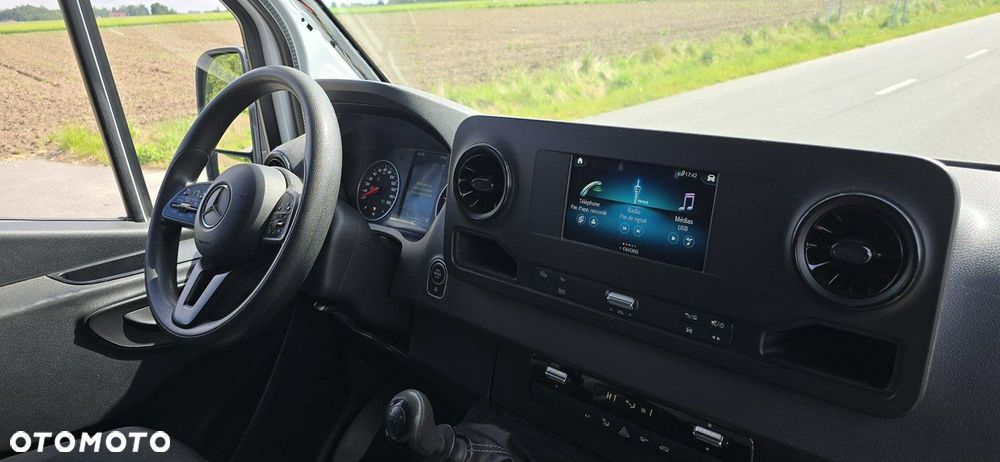 Mercedes-Benz Sprinter - 21