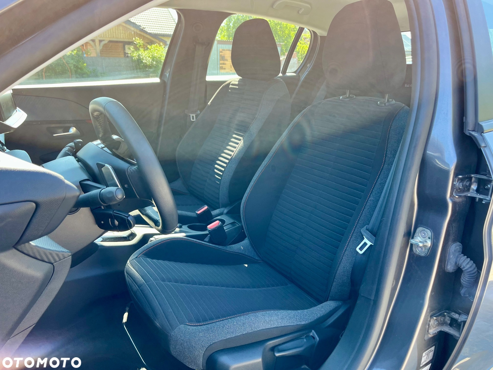 Peugeot 208 PureTech 100 EAT8 Active Pack - 13