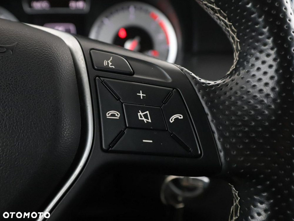 Mercedes-Benz Klasa A 180 CDI (BlueEFFICIENCY) Urban - 29