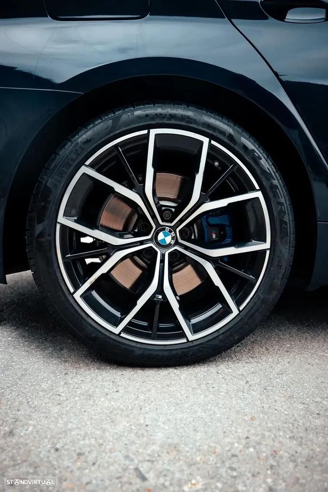 BMW 530 e Pack Desportivo M - 26