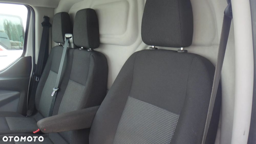 Ford TRANSIT CUSTOM - 11