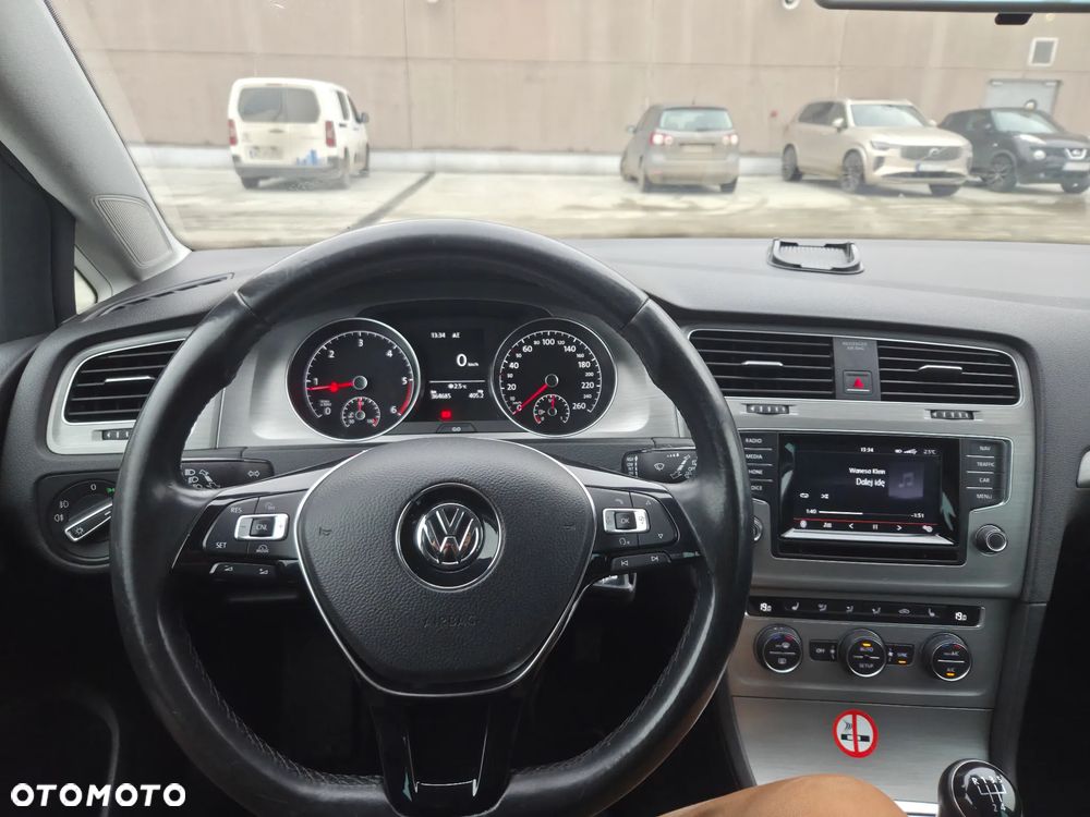 Volkswagen Golf 1.6 TDI Highline - 14