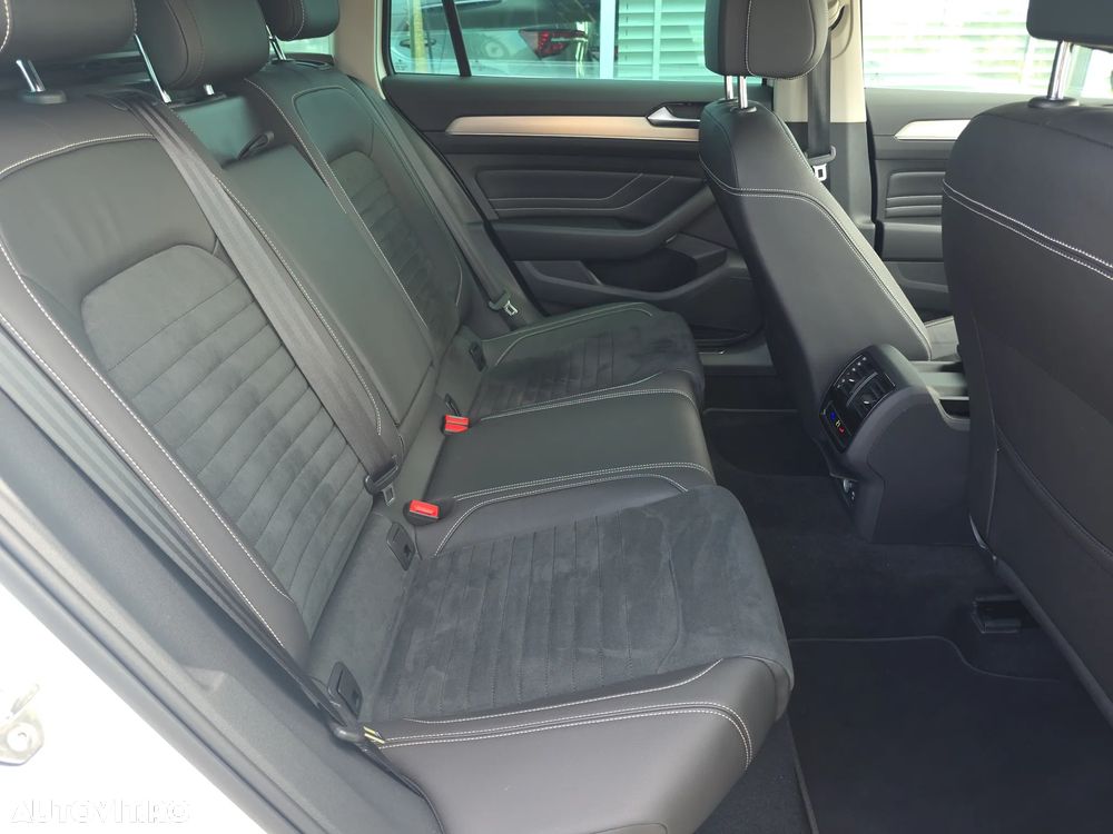 Volkswagen Passat 2.0 TDI SCR DSG 4Motion Elegance - 37