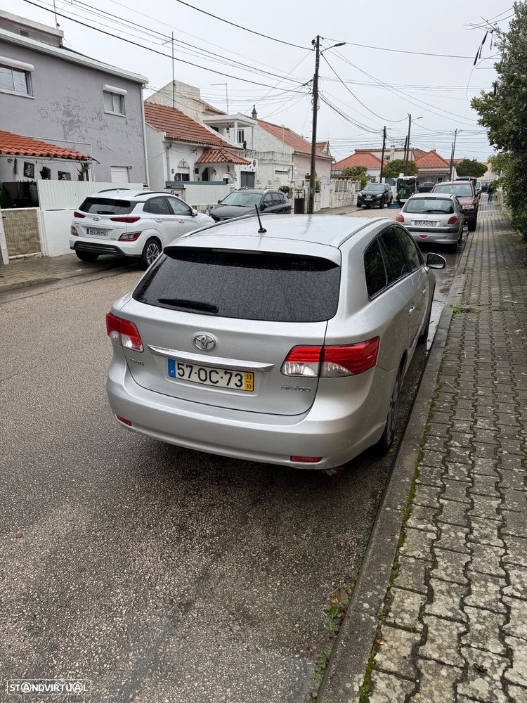 Toyota Avensis SW 2.0 D-4D Luxury+GPS - 2
