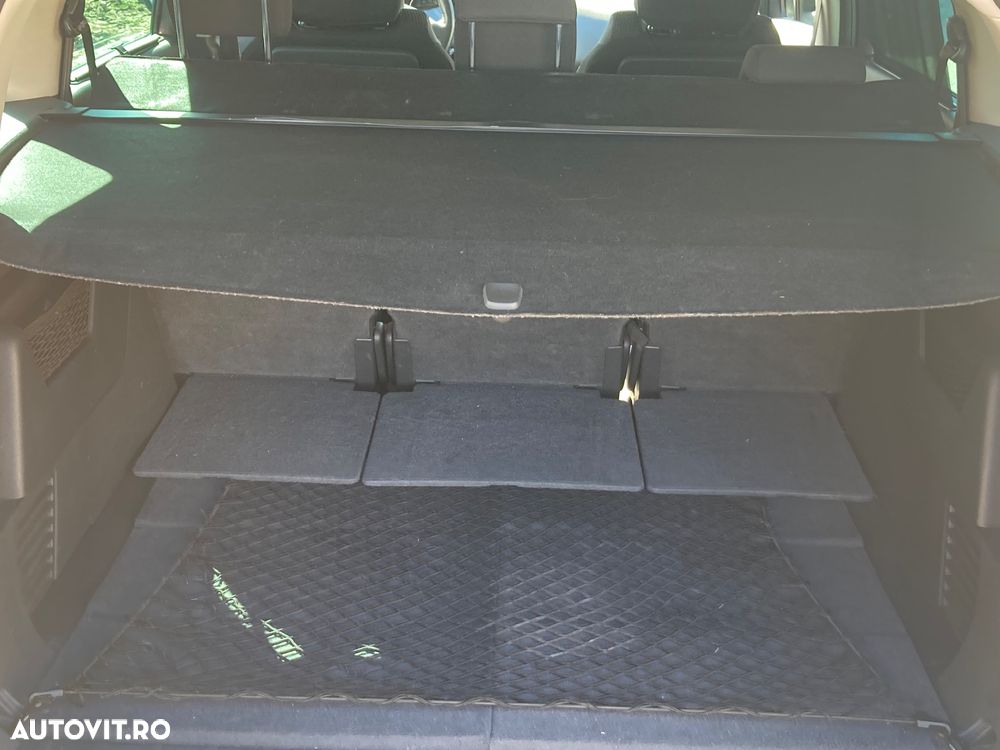 Peugeot 5008 HDI FAP 150 Family - 29
