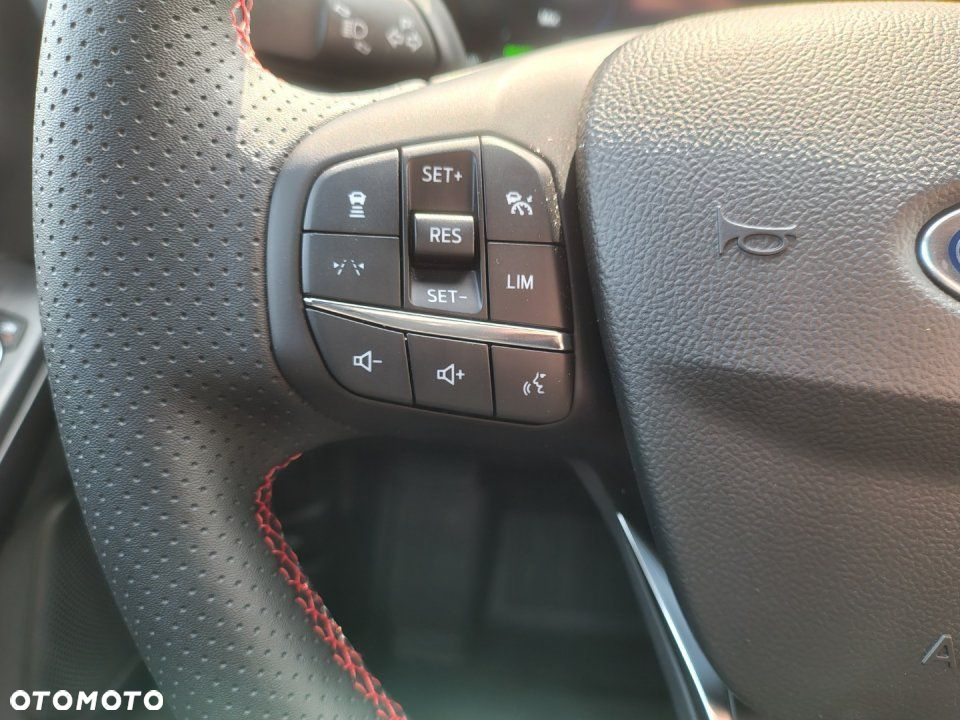 Ford Kuga - 11