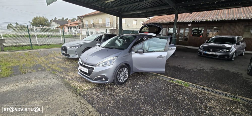 Peugeot 208 1.5 BlueHDi Signature - 26