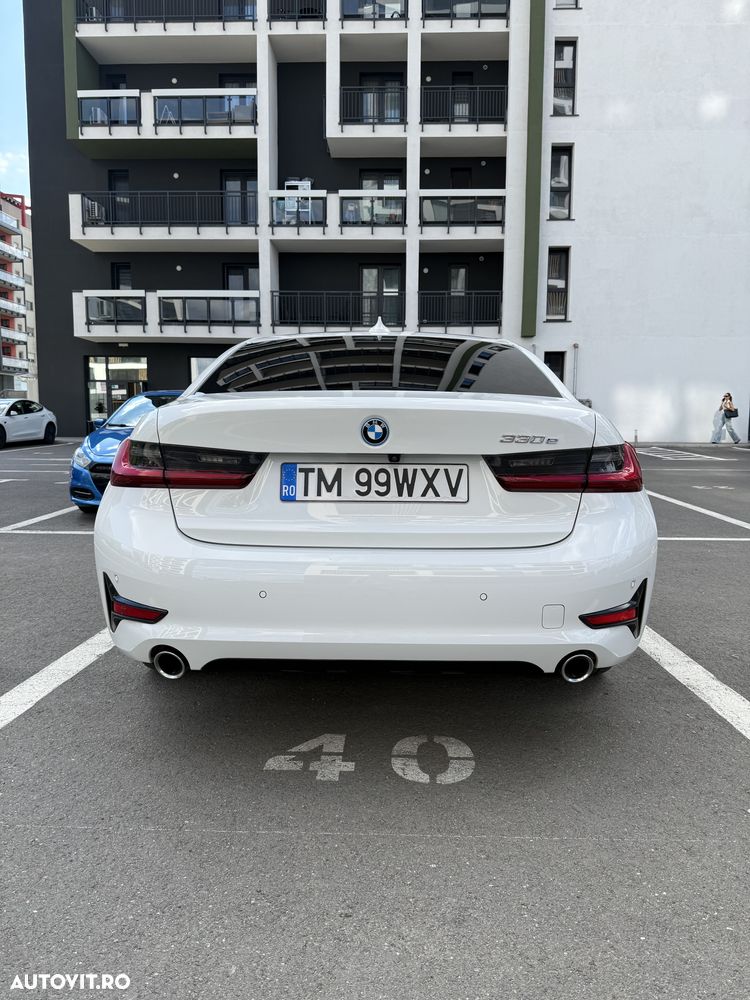 BMW Seria 3 2021 photo 4