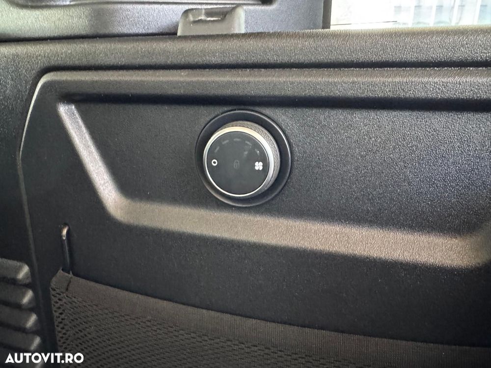 Land Rover Defender 110 2.0L D200 HSE - 16
