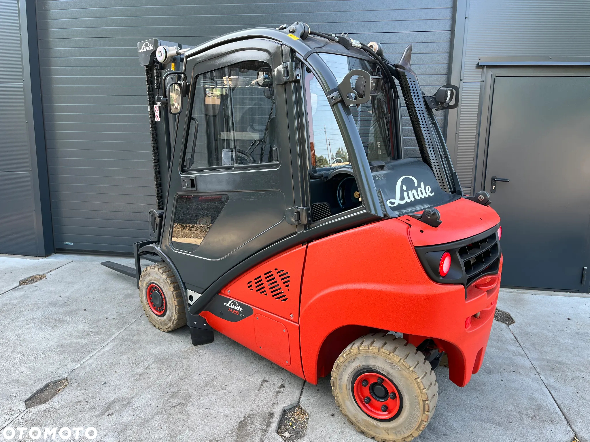 Linde H25T-392-02 Gazowy Pełna kabina Przewsuw boczny Oświetlenie drogowe - 13