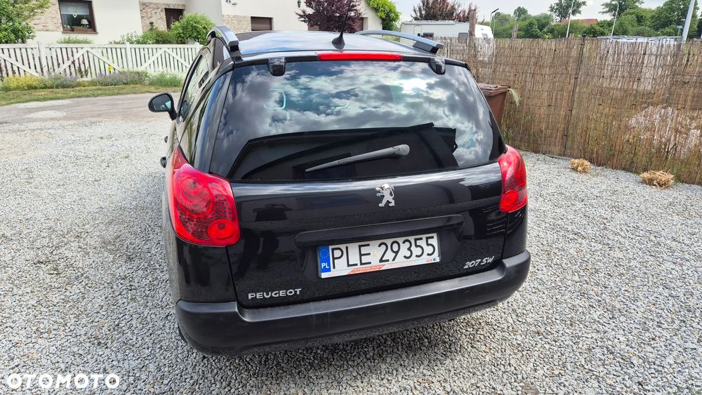 Peugeot 207 - 8