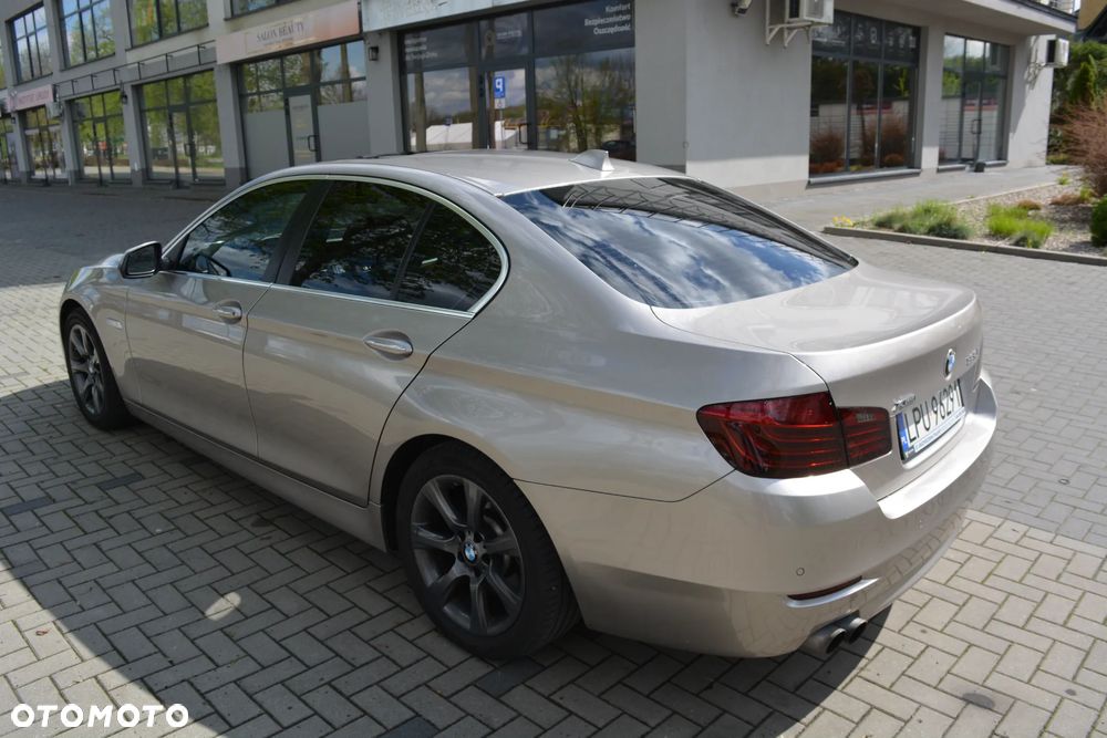 BMW Seria 5 528i xDrive Luxury Line - 40