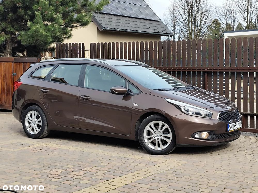 Kia Ceed 1.6 GDI Dream Team Edition - 13