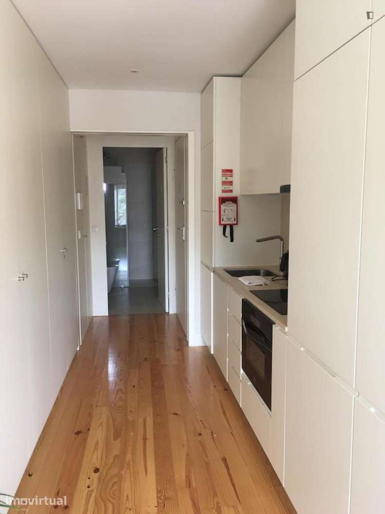 Apartamento com 1 quartos - localizado em Sé Porto - Grande imagem: 3/5