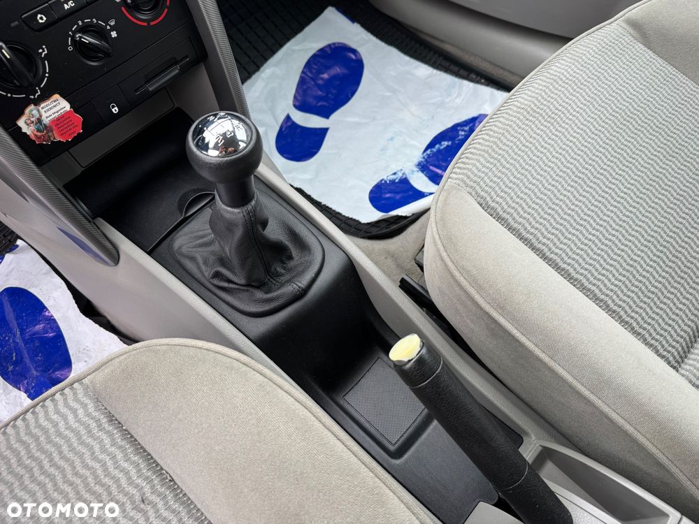 Peugeot 207 1.4 HDi Trendy - 15