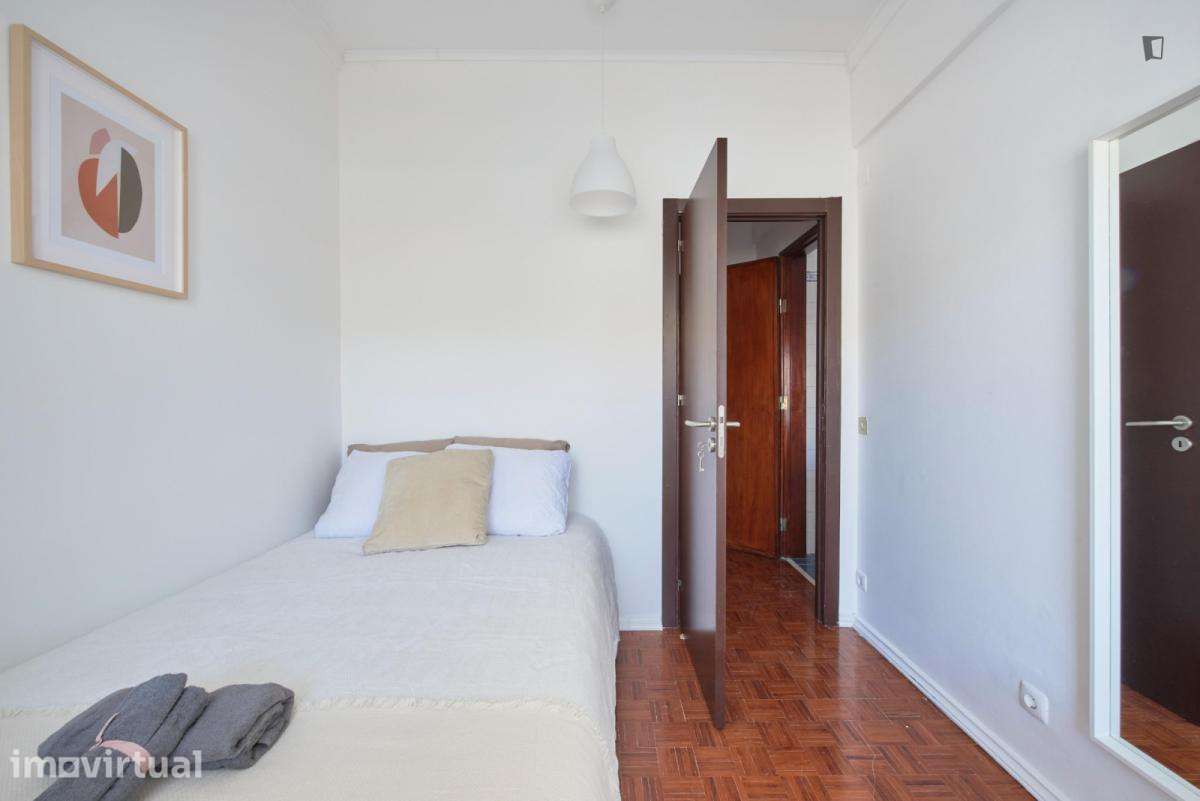 Quarto - localizado em Almada Lisbon - Grande imagem: 3/60