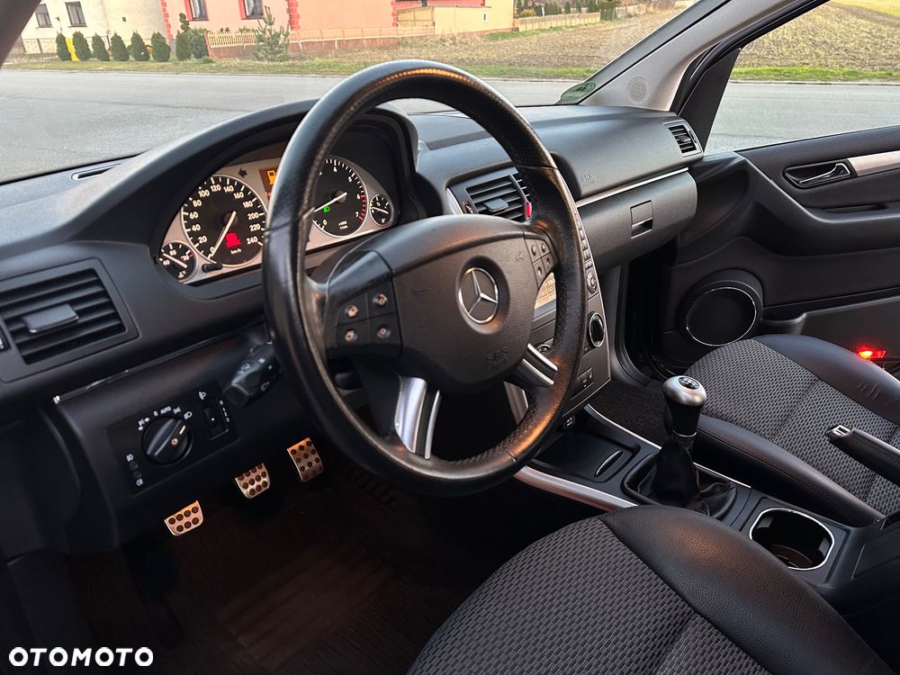 Mercedes-Benz Klasa B 150 BlueEffICIENCY - 16