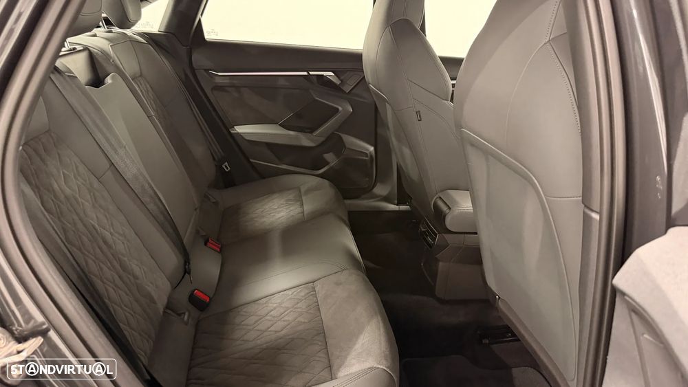 Audi A3 Limousine 30 TDI S line - 45