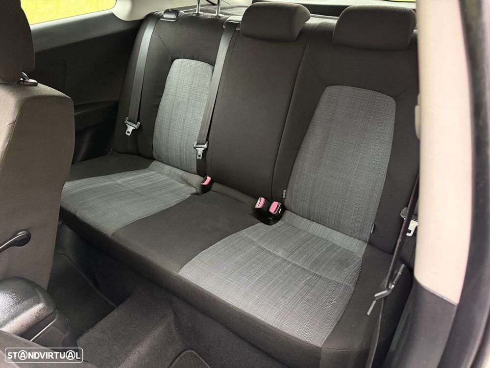 Kia Ceed S Coupé 1.6 CRDi EX - 2