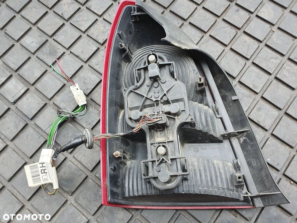 NISSAN PRIMERA III P12 SEDAN LAMPA TYŁ PRAWA TYLNA EUROPA - 2