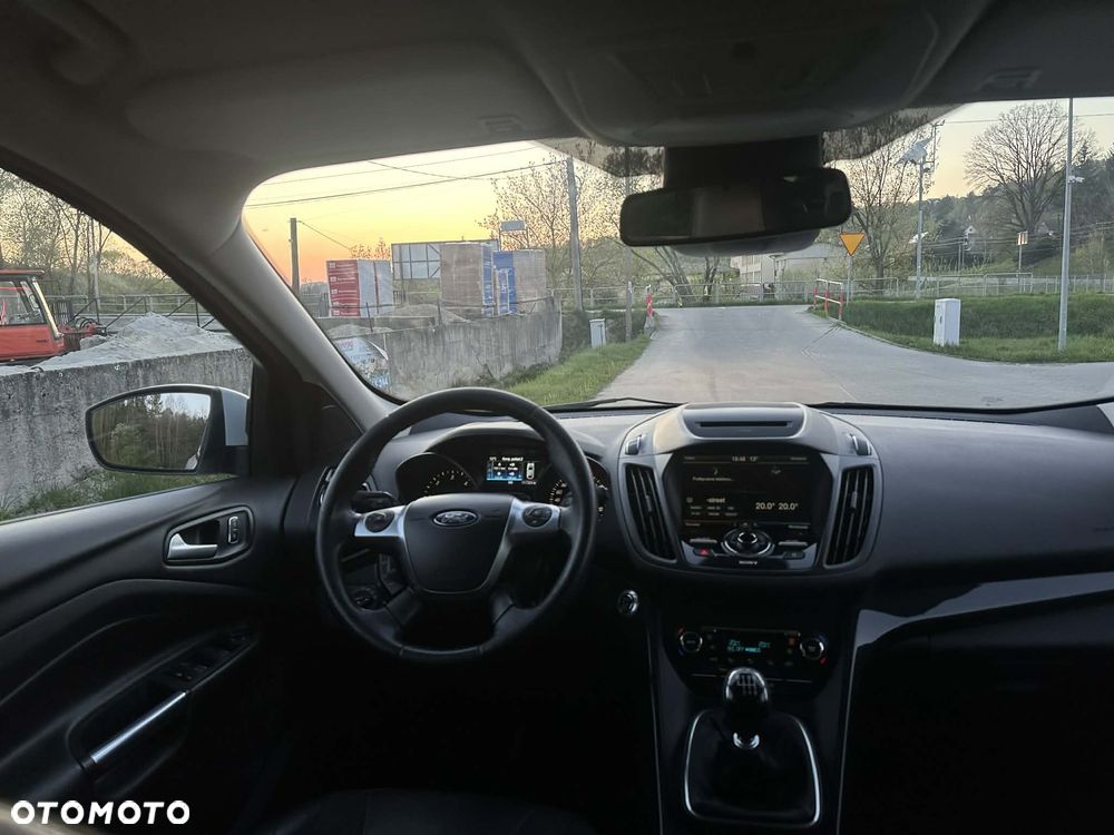 Ford Kuga 2.0 TDCi 4x4 Titanium - 23