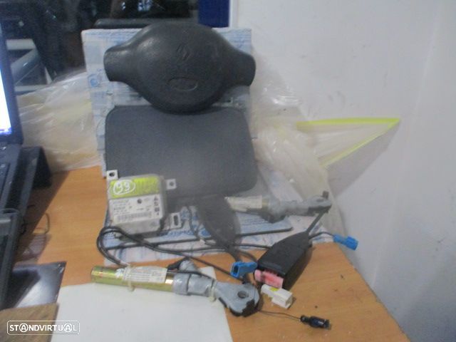 Kit Airbags 7700433028G  0285001312  7700428311D   P155704  542343400B  RENAULT CLIO 2 2000 1.2I 60CV 5P CINZA SEM TABLIER - 1