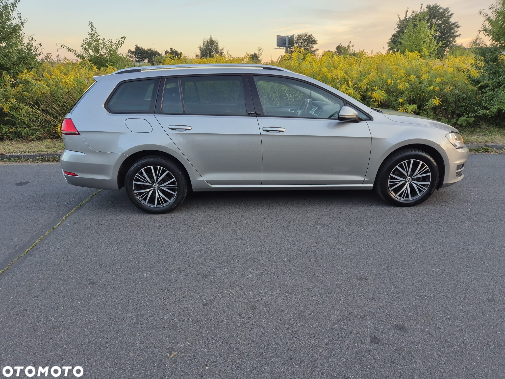 Volkswagen Golf 2.0 TDI BlueMotion Technology Allstar - 5
