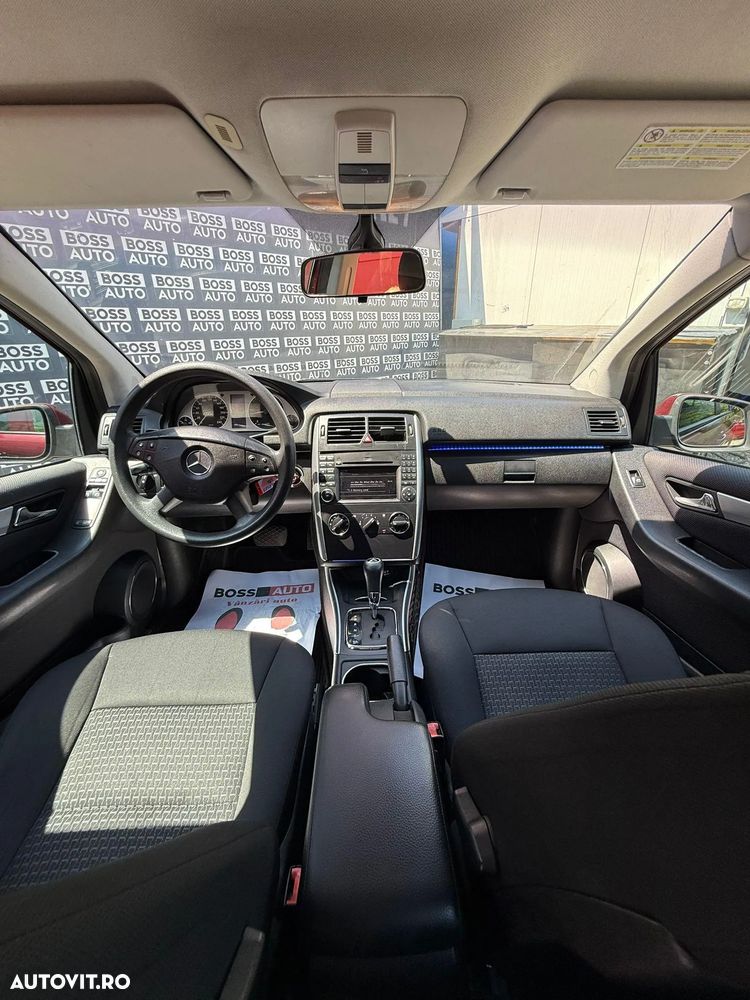 Mercedes-Benz B - 11