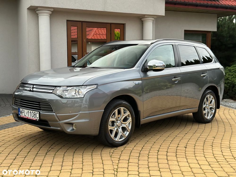 Mitsubishi Outlander - 11