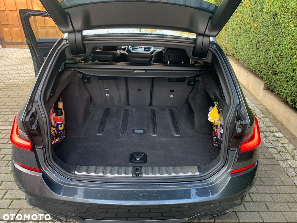 BMW Seria 3 320d xDrive M Sport Shadow - 11